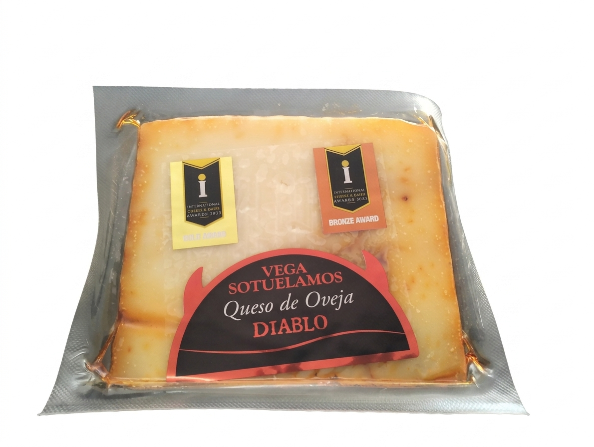 Queso de oveja curado diablo Vega Sotuelamos cuña.