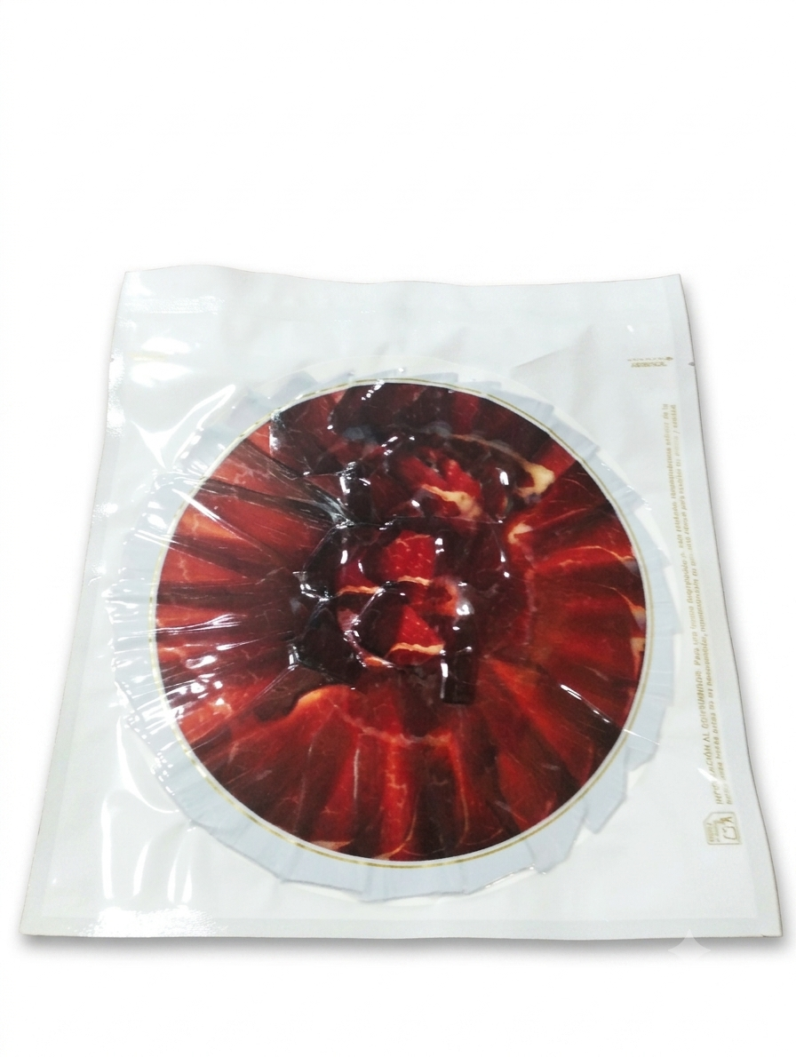 Cecina de león gran reserva cortada a cuchillo y envasada al vacío.